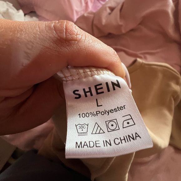 Nike crewneck, never worn. - Picture 4 of 4